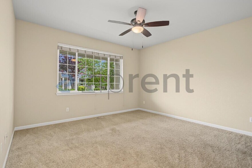 Building Photo - Unit