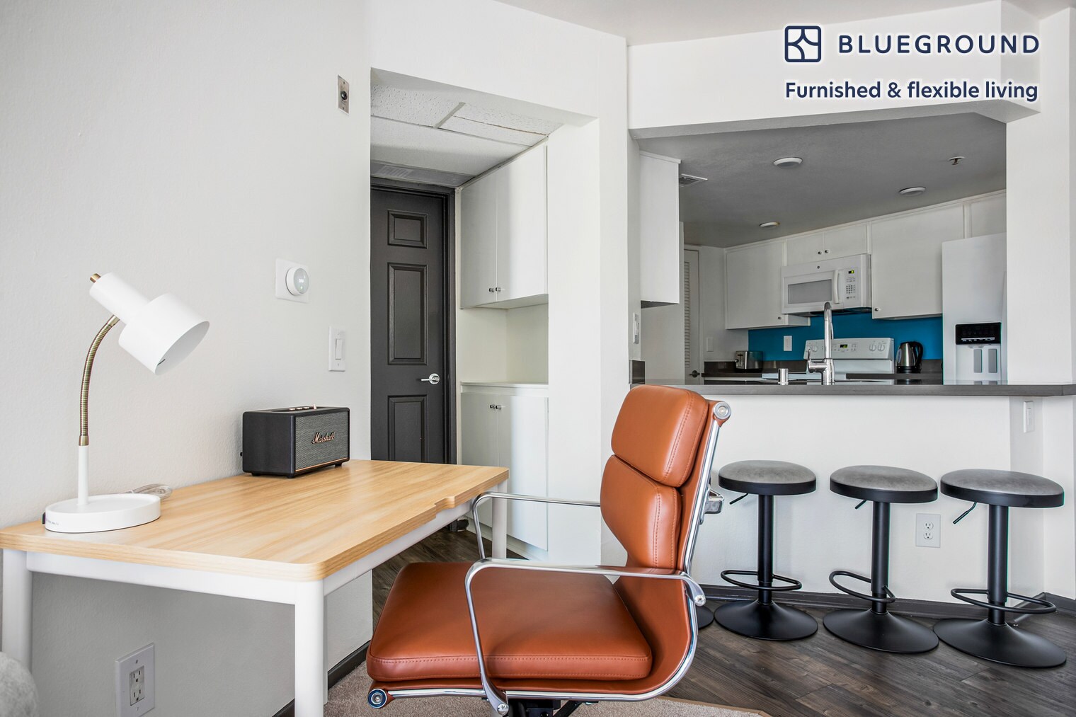 Building Photo - 10989 Bluffside Dr