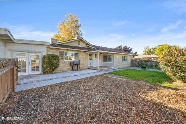 Building Photo - 601 Ivy St