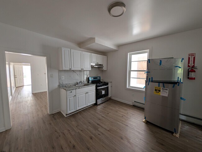 Building Photo - 1111 Adriatic Ave