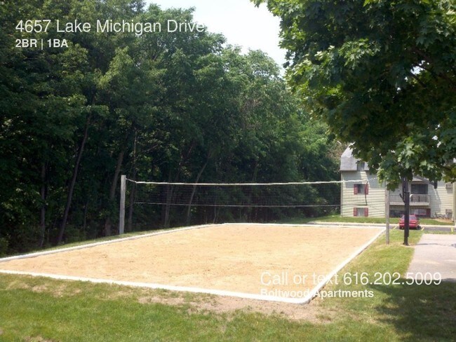 Building Photo - 4657 Lake Michigan Dr
