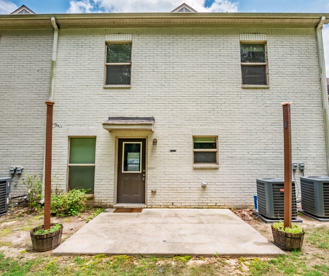 Building Photo - 224 Massee Cir