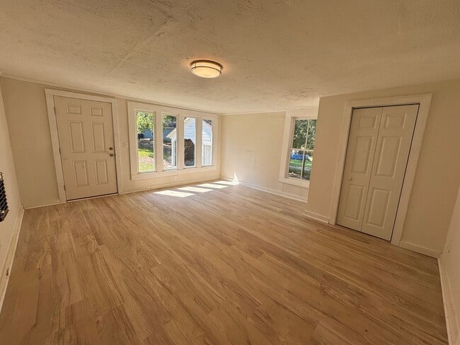 Building Photo - Renovated 3/1 House in North Rome- $1,195