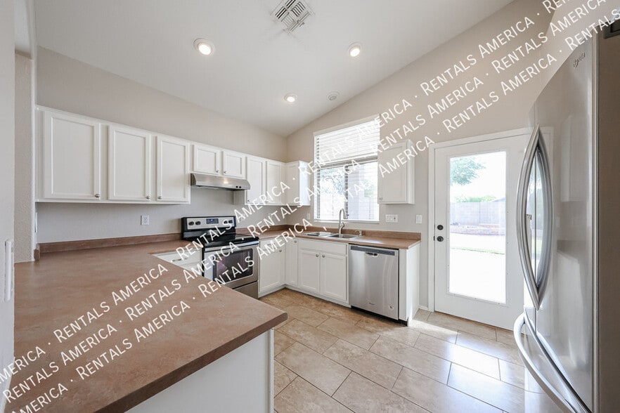 Building Photo - 3533 W Sousa Ct