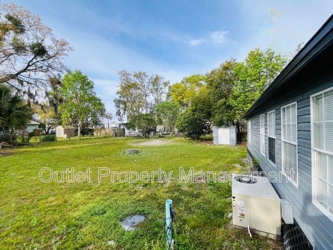 Building Photo - 15710 Bermuda St