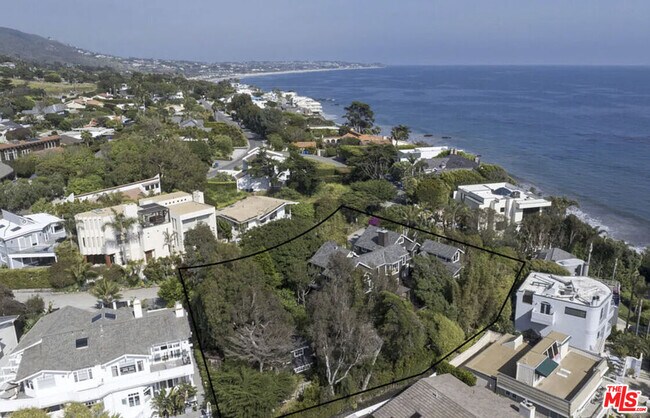 Building Photo - 31840 Seafield Dr
