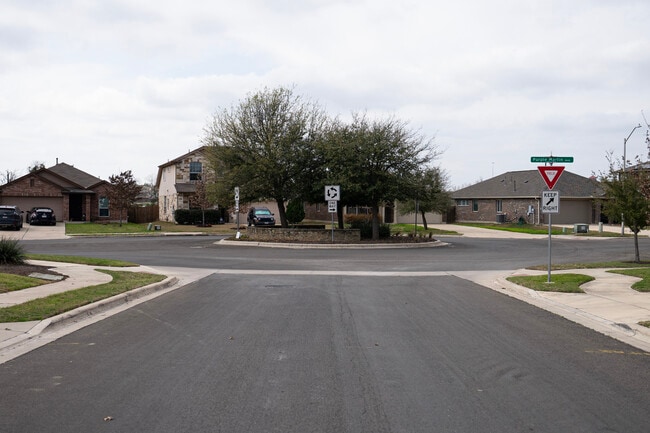 Building Photo - 110 Kingfisher Ln