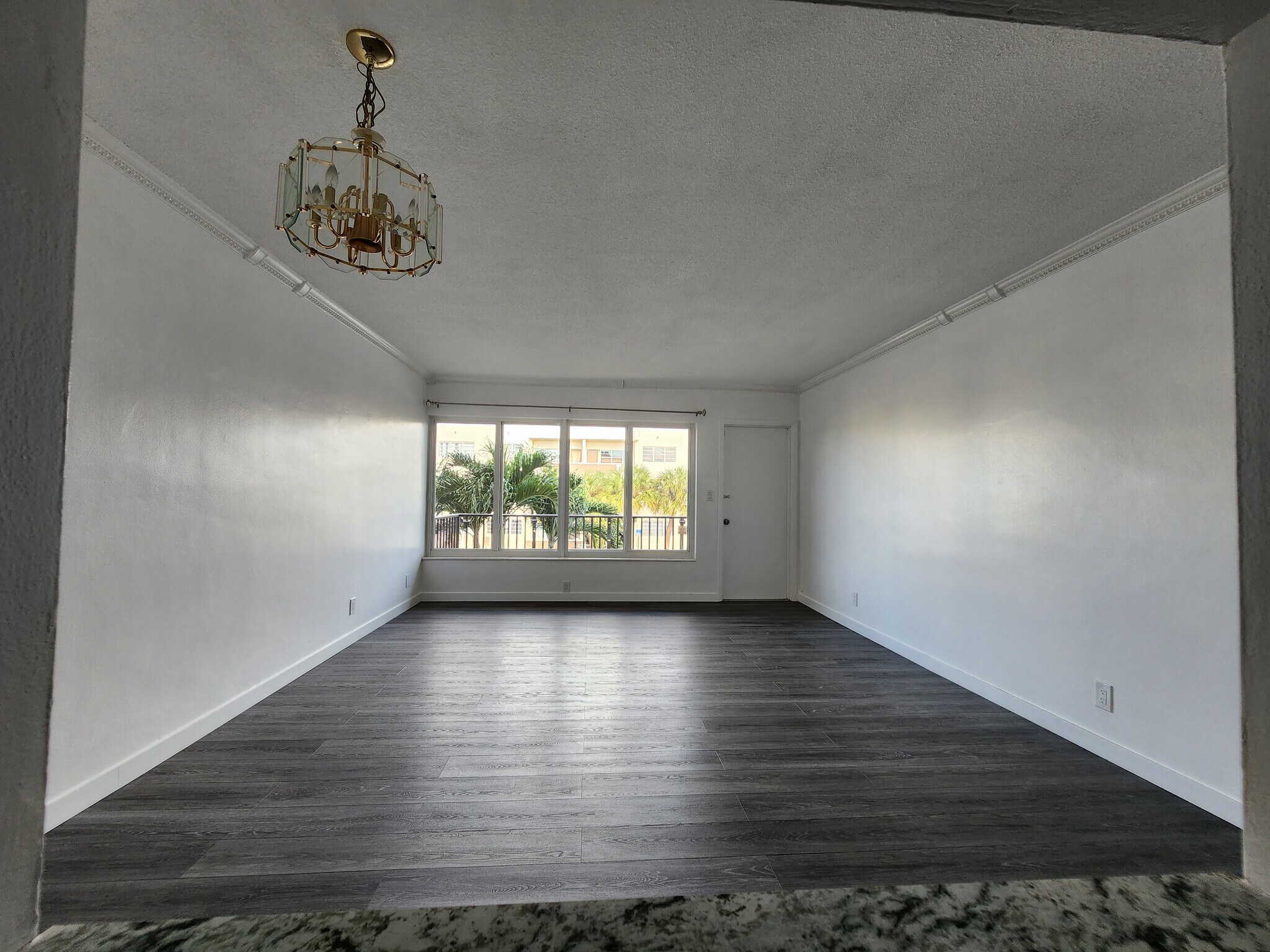 Building Photo - 1400 NE 169th St