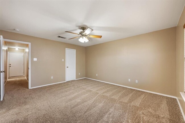 Building Photo - 1103 Deerhound Pl