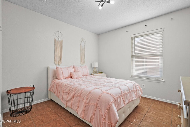 Building Photo - 11929 Mesquite Rock Dr