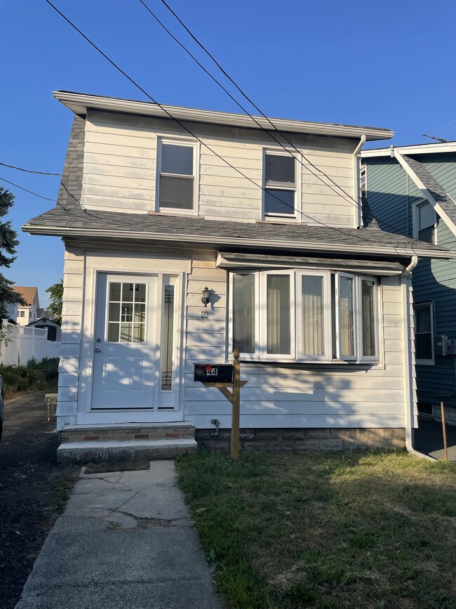 Building Photo - 44 Inman Pl