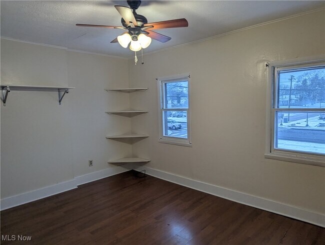 Building Photo - 203 S Diamond St