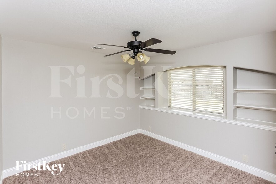 Building Photo - 921 Lucetta St