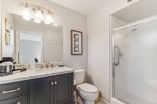 Building Photo - Updated Mesa Home w/ Community Pool/Spa & ...