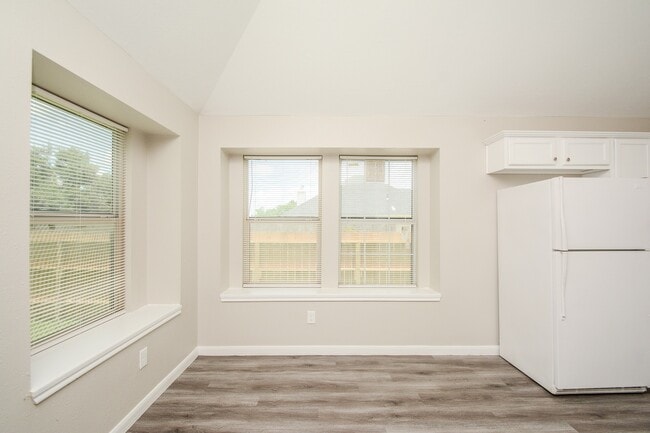 Building Photo - 12202 Duane Ct