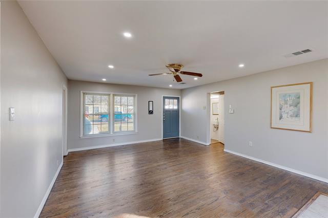 Building Photo - 2702 Tolosa Dr