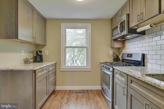 Building Photo - 9438 Abingdon Ct