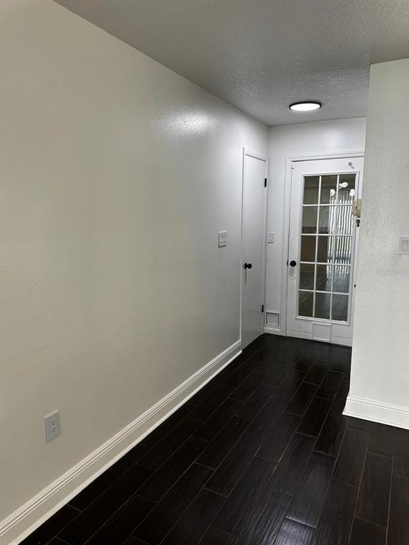 Building Photo - 1520 Country Ridge Dr