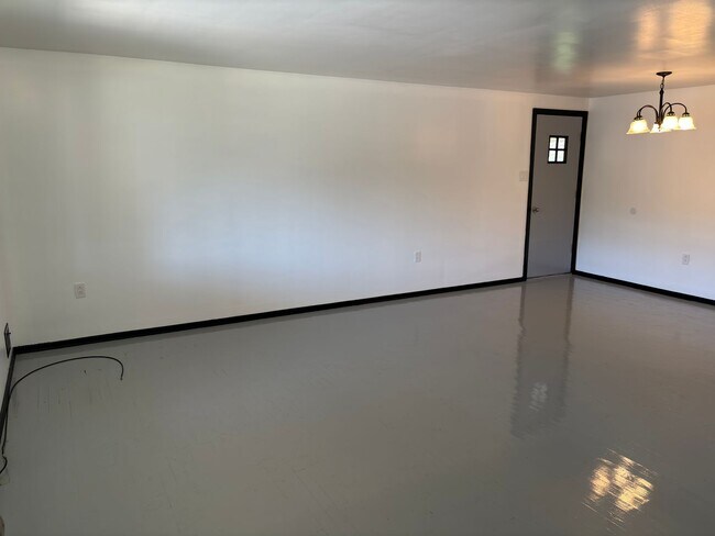 Building Photo - 114 Van Wyck Ave