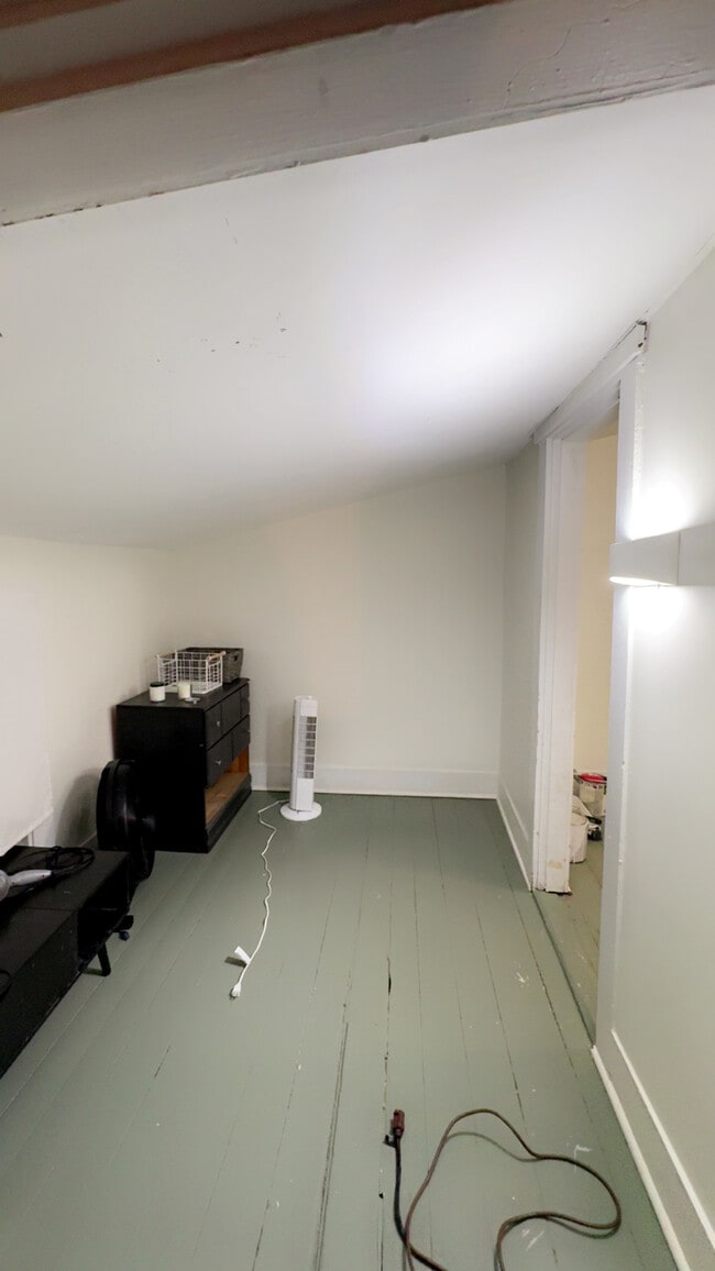 Building Photo - 78 Webster Ave