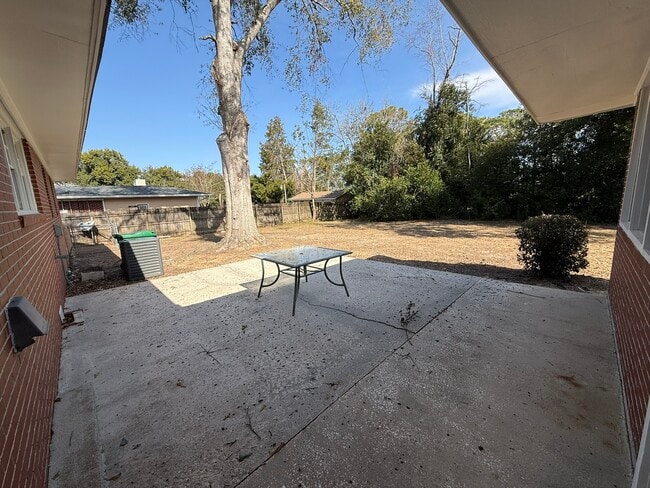 Building Photo - 61 Loganberry Cir