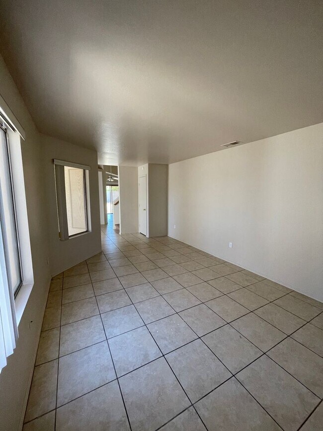 Building Photo - 5311 N 104th Dr