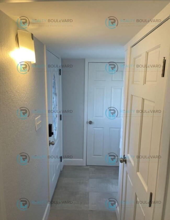 Building Photo - Perfect home in Reno with 2 car garage, ba...