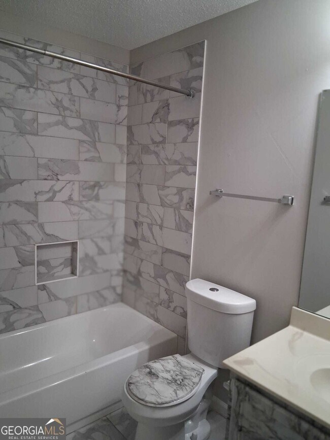 Building Photo - 2728 Halligan Point