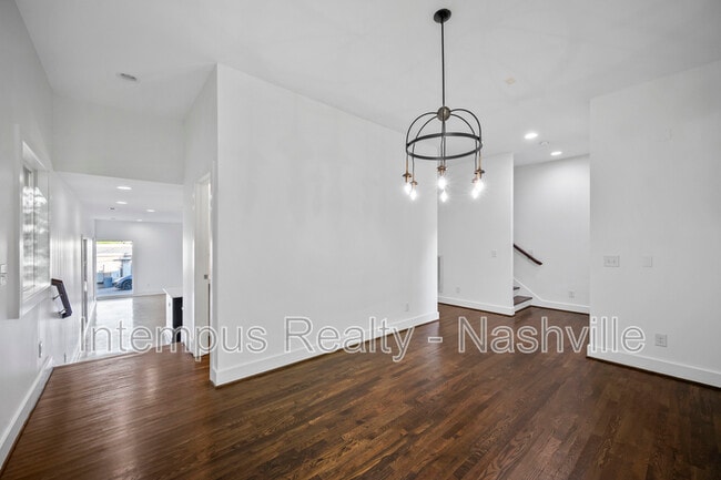 Building Photo - 962 9th Ave S