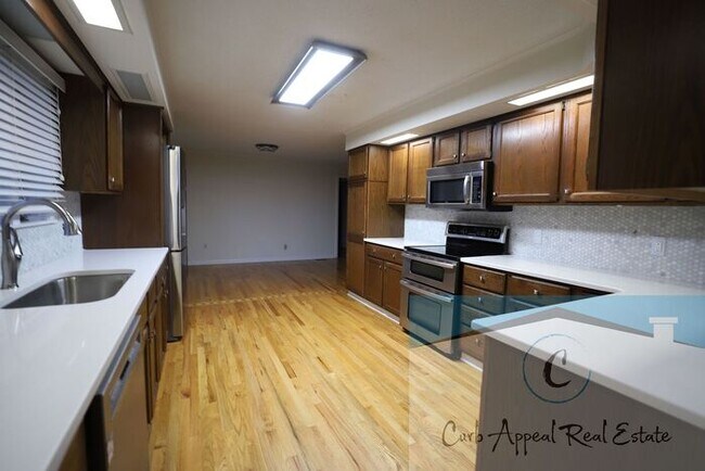 Building Photo - Westside Schools - 3 bed/ 2 bath 2,300 sq.ft.., den/family room, deck in the country on a paved r...