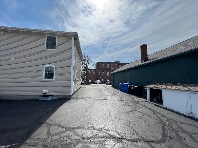 Building Photo - 12 Cutter St