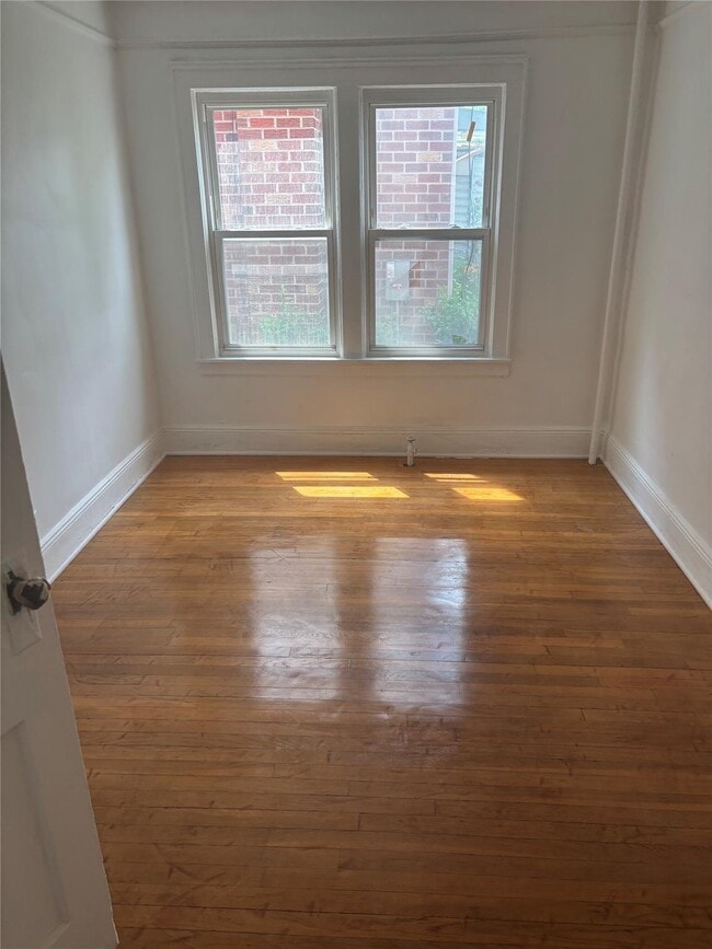 Building Photo - 3229 Baychester Ave