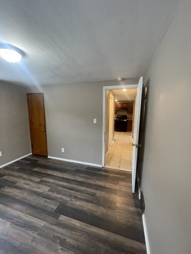 Building Photo - 149 Parkwood Rd