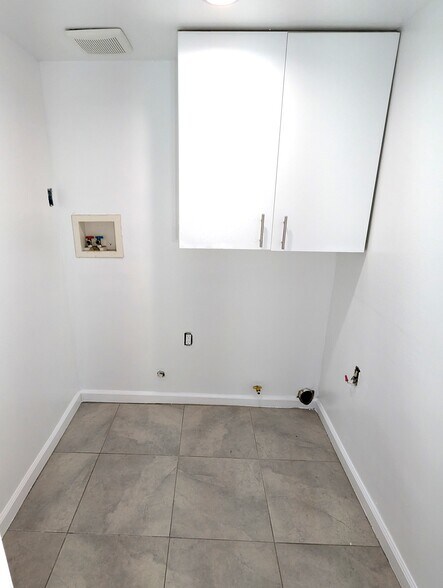 Laundry Room - 7635 Birchleaf Ave