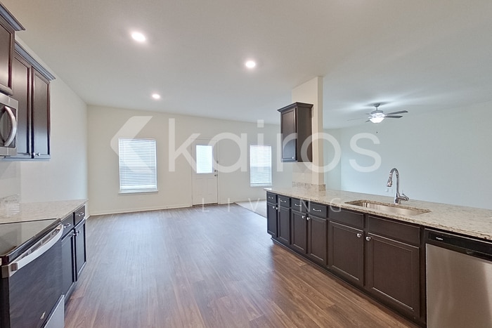 Building Photo - 3958 Turtle Creek