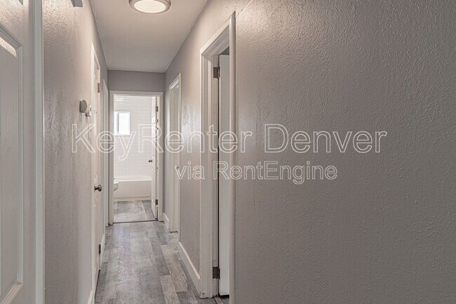Building Photo - 3570 W Custer Pl