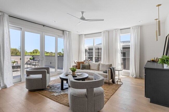 Building Photo - Brand New Townhome in The Heart Of East Nashville