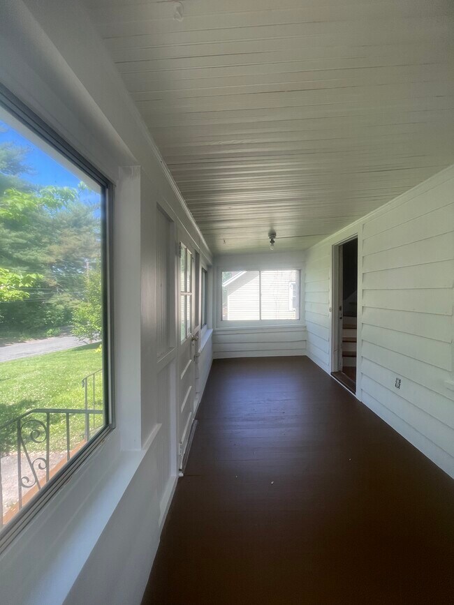 Building Photo - 19 Burgoyne St