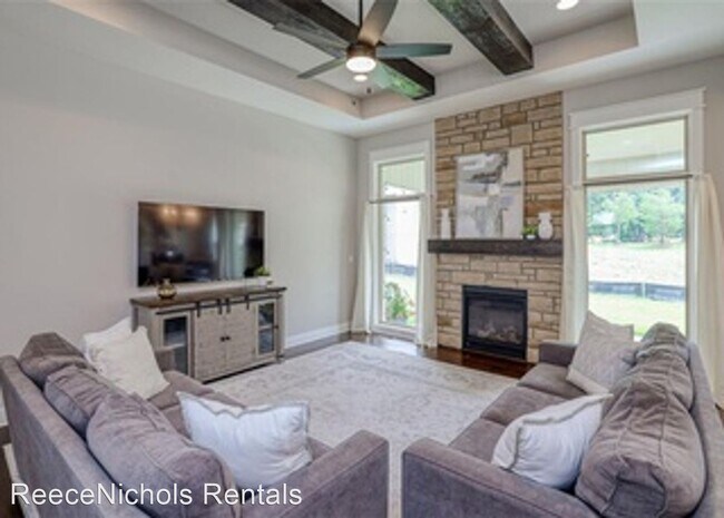 Building Photo - 4 br, 3 bath House - 18005 High Street