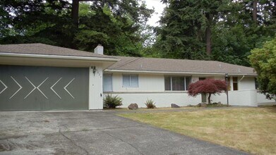 Building Photo - 4 bedroom in Mercer Island WA 98040
