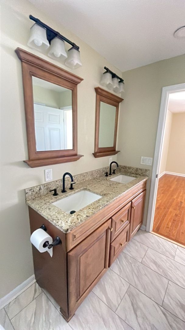 Building Photo - Archdale 4 bed / 2.5 bath