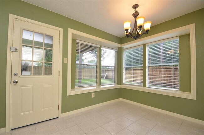 Building Photo - 1306 Plum Park Dr