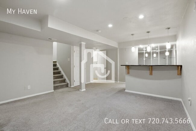 Building Photo - 5960 S Jellison St