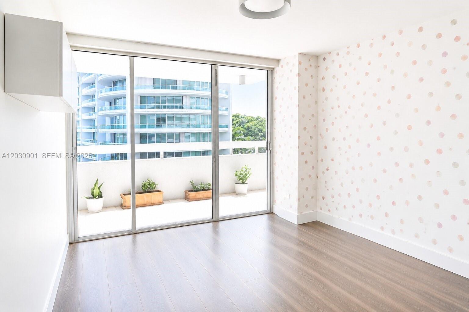 Building Photo - 1627 Brickell Ave