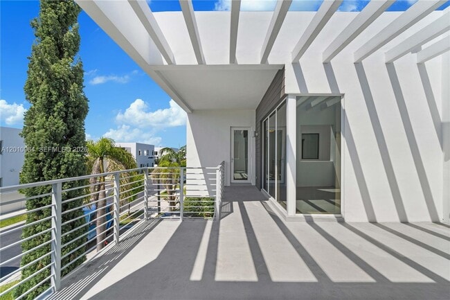 Building Photo - 9915 NW 75th St