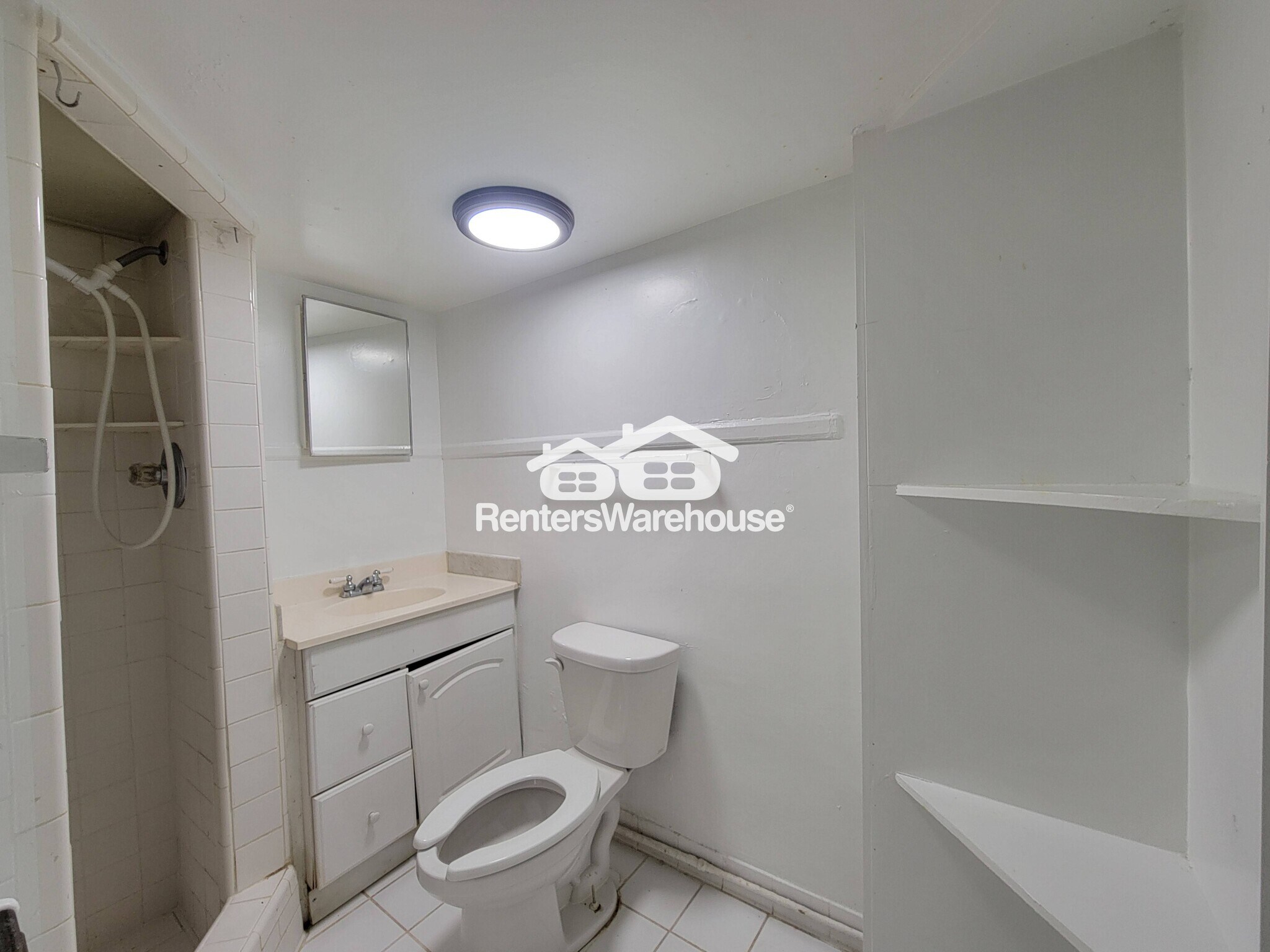 Building Photo - 1056 Regent St SW