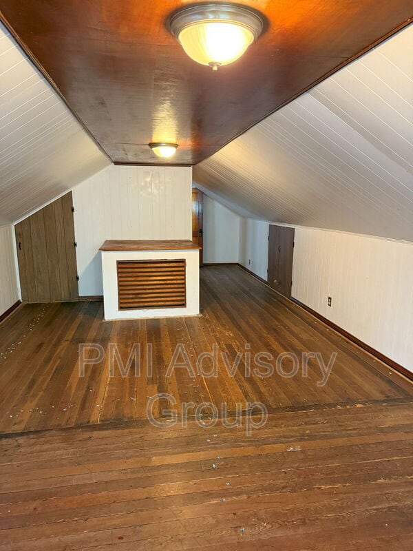 Building Photo - 1267 SW Plass Ave