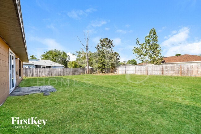 Building Photo - 1051 Shepherd Ave