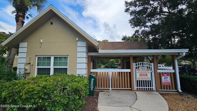 Building Photo - 1641 Sunny Brook Ln