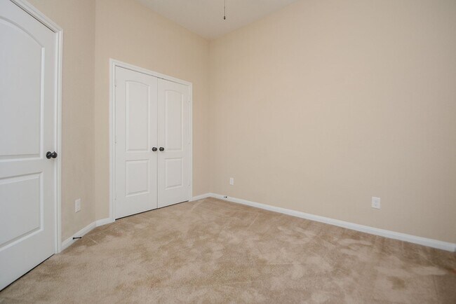 Building Photo - Beautifully Upgraded 3 Bedroom Townhome in The Woodlands Sterling Ridge